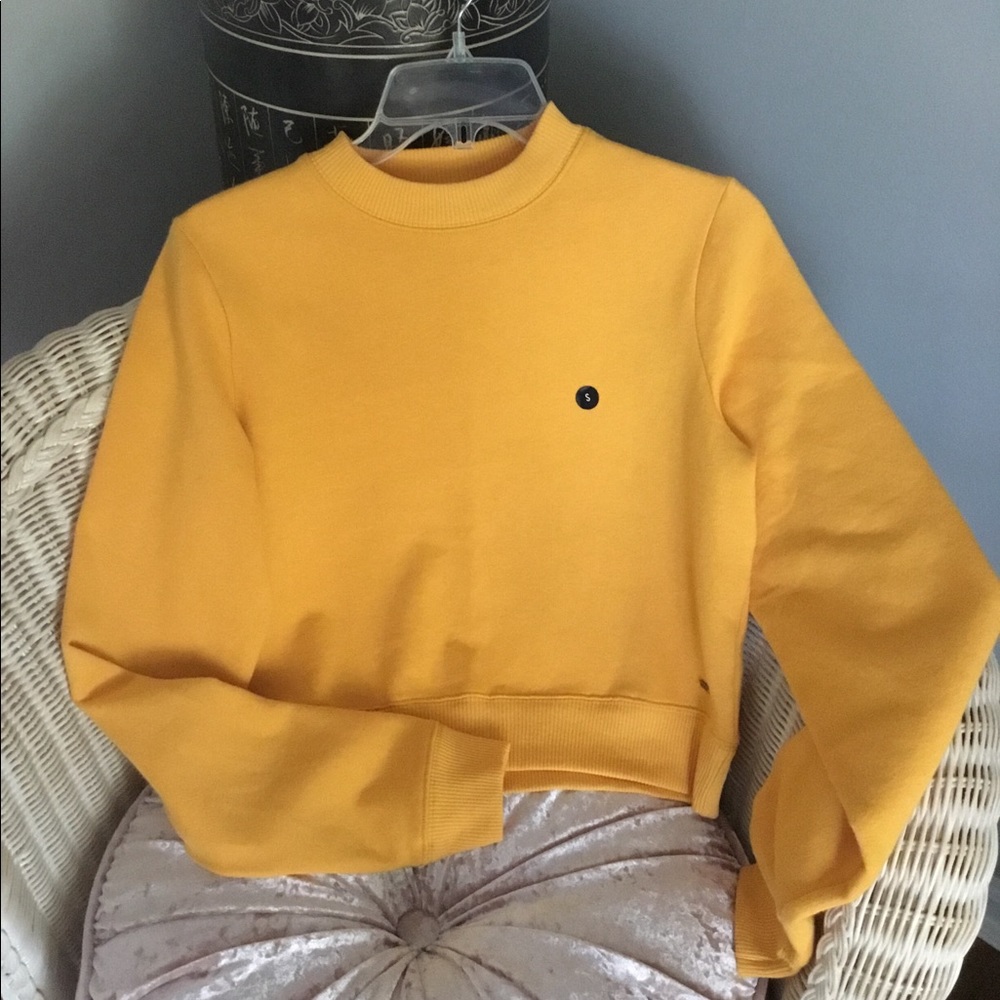 Hollister Yellow Mid Drift Sweat Shirt Size Small NWT